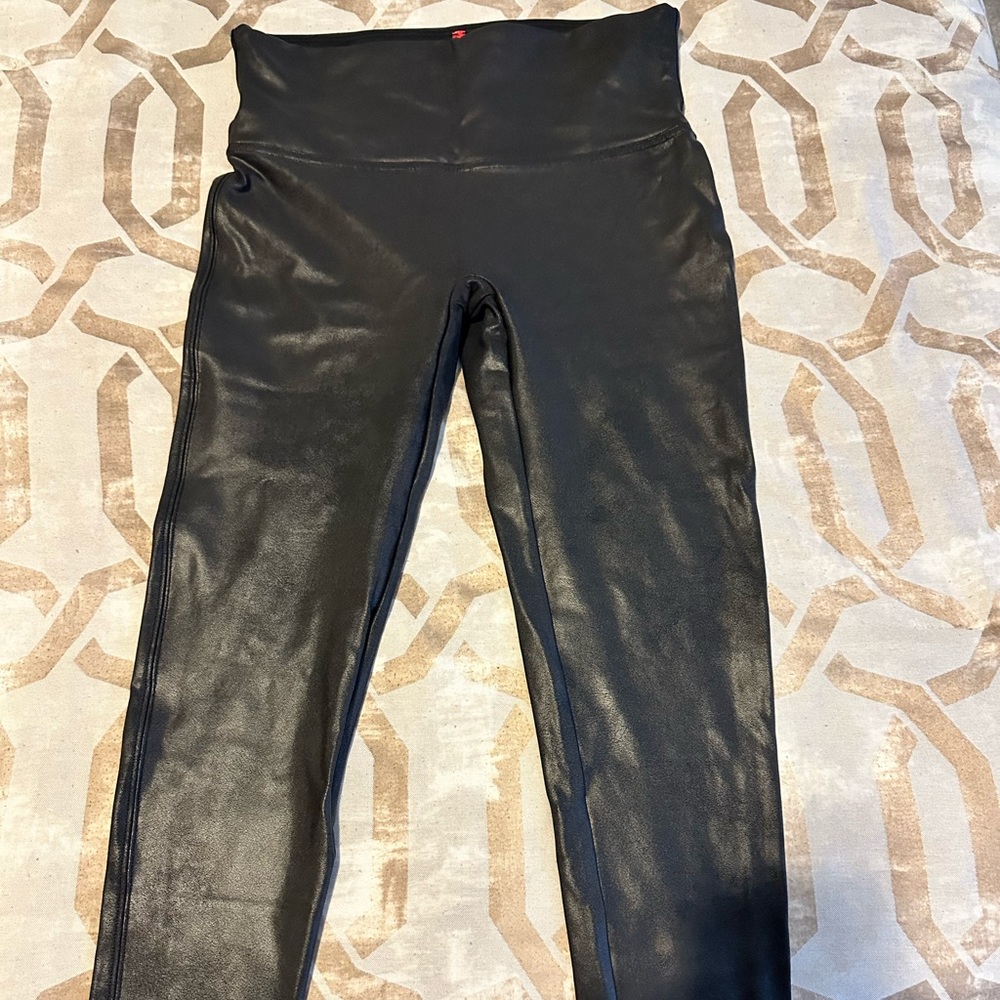SPANX Faux leather leggings- petite large
